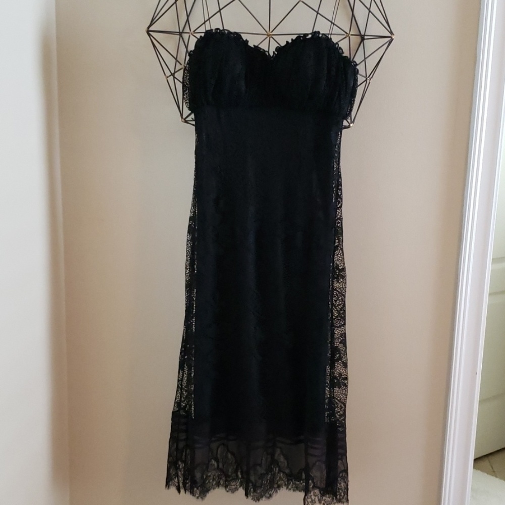 Dress by ElieTahari.